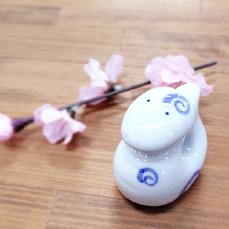 へび(置物)うず柄