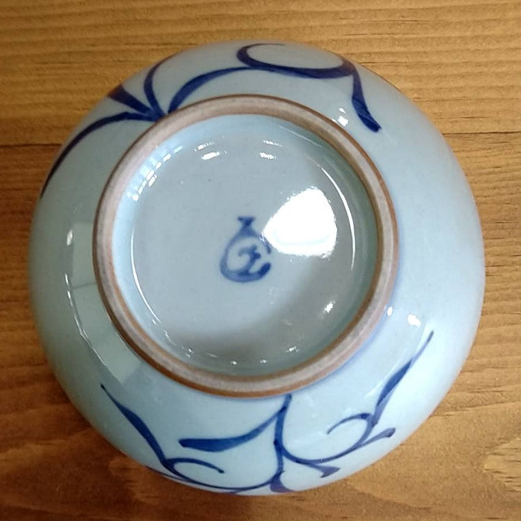 土物アクセント唐草絵茶碗 Mサイズ