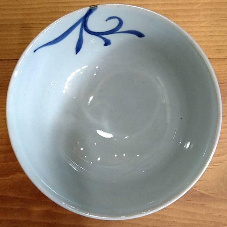 土物アクセント唐草絵茶碗 Mサイズ