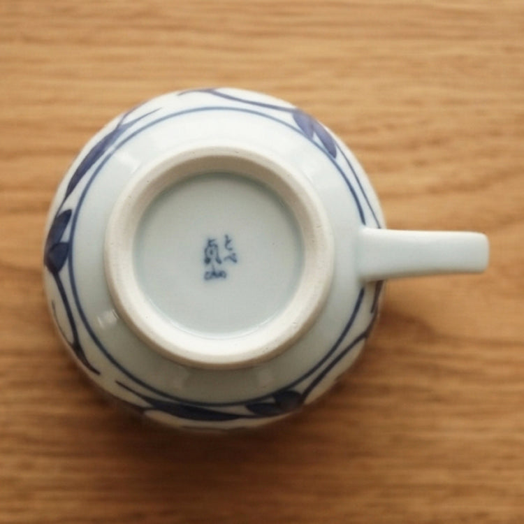 スープカップ（唐草）